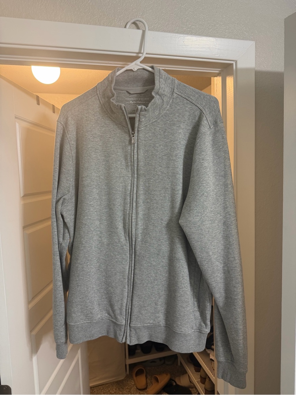 Holderness and Bourne Light Gray Men’s Full-Zip Sweater Jacket